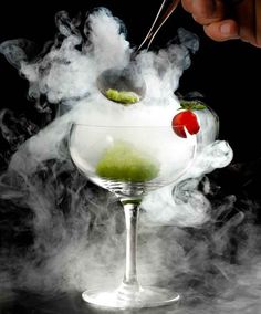 Midnight Mary #Cocktail "A cascade of smoke pours from the vessel as the liquid nitrogen sizzles in the bowl...' Molecular Cocktails, Molecular Mixology, Cocktail Decoration, Liquid Nitrogen, Absolut Vodka, Halloween Cocktails, Man Food, Halloween Drinks