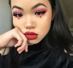 V Day Makeup Looks Simple, Easy Valentine's Day Eye Makeup, Heart Stamp Makeup, Valentine Looks Makeup, Valentine’s Day Make Up Looks Simple, Heart Makeup Aesthetic, Heart Make Up