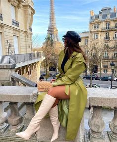 Paris Trip Outfits, Outfit Botas, Paris 2023, Winter Fashion Outfits Casual, Spring Capsule Wardrobe, Sky View, Paris Outfits, Event Outfit, Instagram Foto