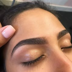 Eyebrows Done, Big Eyebrows, Eyebrows Goals, Brow Goals, Permanente Make-up, Perfect Eyebrow Shape, Bentuk Alis, Plucking Eyebrows, Arched Eyebrows