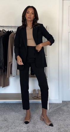 Black Suit Work Outfit Women, Congresswoman Outfit, Black Suit For Women Business, Petite Interview Outfit, Mba Outfit Women, Petite Fashion Over 50 Fifty Not Frumpy, Classy Corporate Outfit, Black Wide Pants Outfit Classy, Formal Interview Outfit Woman