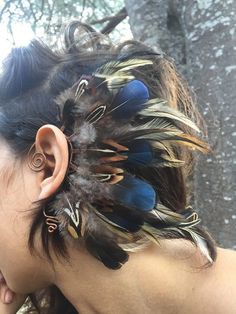 Feather Ear Cuff, 일본 패션, Feather Jewelry, Ear Cuff Earings, Hair Reference, Fantasy Fashion, Cuff Earrings, Burning Man