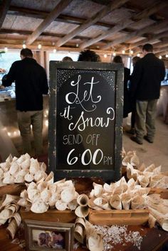 20 DIY Winter Wedding Décor - LADY WEDDINGS