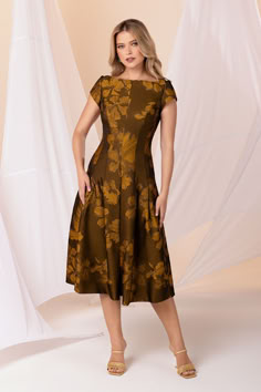 From weddings to galas, the Black Label Collection by Anne Barge has a wide selection of beautiful evening gowns tailored for your special occasions. Midi Gown, Black Tie Wedding Guest Dress, Nigerian Lace Styles Dress, Nigerian Lace Styles, Midi Gowns, Beautiful Evening Gowns, Anne Barge, Black Tie Wedding Guests, Designer Evening Gowns