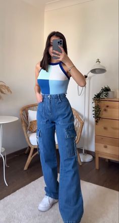 Baggy jeans blue spring outfit Casual Chic Outfits, College Fits, Casual College Outfits, Trendy Dress Outfits, Everyday Fashion Outfits, Casual Day Outfits, Easy Trendy Outfits, Causual Outfits, Casual Chic Outfit