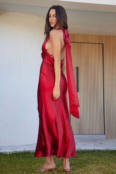 Turn heads with the Scarlet Backless Maxi Dress. This cherry-red gown features a deep V-neckline, an open back, and a rosette that you can tie anywhere, creating an elegant and sophisticated look. The dress flows gracefully to the floor, making it perfect for any formal occasion. Designed to make a statement, it combines classic style with modern flair. LS235 Flow Dress, Backless Maxi Dress, Wool Winter Coat, Red Gown, Cherry Dress, Silk Dresses, Fashion Queen, Winter Pants, Red Gowns