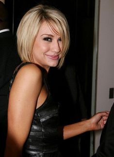 Chelsea Kane Photos Photos - Chelsea Kane attends the GLSEN Respect Awards Los Angeles at the Beverly Wilshire Four Seasons Hotel on October 25, 2019 in Beverly Hills, California. GLSEN Respect Awards Los Angeles - Cocktails Chin Length Bob Haircut, Celebrity Short Haircuts, Chelsea Kane, Medium Long Haircuts, Blonde Bob Haircut, Short Layered Bob Hairstyles, Chin Length Bob