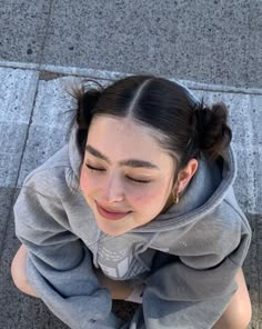 Grey oversized hoodie white , white long socks and pretty natural makeup. Two sleek back buns called space buns / messy buns hair insiration. Posing idea dor aestgetic instagram. 
#hairstyles #spacebuns #aesthetic #poses #poseideas  #makeup #fashion 사진 촬영 포즈, Sopot, Hair Stylies, Foto Poses, 가을 패션, Hairstyles For School, Aesthetic Hair, Bun Hairstyles, Pretty Hairstyles