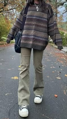 Grunge Cozy Outfits, Campcore Outfits, Outfit Inspo Earthy, Infp Outfits, Earthy Fall Outfits, Science Outfits, Charlotte Outfits, Slytherin Core, Earthy Clothes