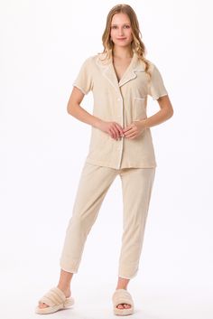 These women's terry cotton 3-piece pajama set outfits are designed for comfort and have a great look. An elastic waistband gives you flexibility to feel and move more comfortably. Shorts and pants have two side pockets. The Luxcurius super-soft pajama set comes with a top jacket. Great use for pajama day at school, pajama party, pajama day. A blue, green,hardal,ginger, pink, neavy blue, and sand-colored cotton pajama set is a lovely gift for your loved ones, or you can just pamper yourself.