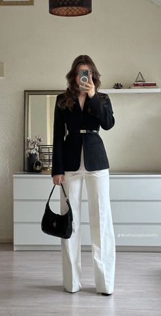 Outfit Ideas Black Blazer, Semi Winter Outfits Women, Styling Formal Pants Women, Black Blazer White Pants Outfit, Korean Outfit Ideas For Women, Outfits Con Blazer Elegante, Office Black Outfits Women, White Pants And Blazer Outfit, Corporate Women Fashion