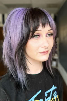 Hair Color Ideas Round Face, Short Hair Edgy Hairstyles, Edgy Color Block Hair, Lavender Bangs Hair, Black And White Hair Color Short, Edgy Hair With Bangs, Black And Lilac Hair, Half Colored Bangs, Purple Shag Hair