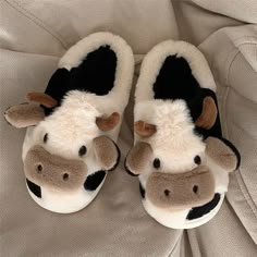 Size: 10-11 Cow Slippers, Cow House, Funny Shoes, Cartoon Giraffe, Teddy Dog, Fluffy Cows, Padded Hangers, Animal Slippers, Dr Shoes