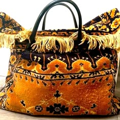 Stunning Hand Woven Hobo Persian Wool Large Travel Bag. In Excellent Condition. Ty What Should I Wear Today, Wool Bags, Large Travel Bag, Tapestry Bag, Hand Woven Rug, Carpet Bag, Rug Bag, Magnolia Pearl, Persian Carpet