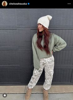 Camping Outfit Fall, Camp Pants, Chelsea Houska, Winter Pants Outfit, Mommy Outfits, Camo Outfits, Camo Pants, Cute Comfy Outfits