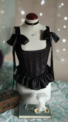 This elegant corset is made of jacquard fabric. It adjusts at the back with a bow and at the shoulders with satin bows that at the same time will decorate your shoulders in a very romantic and unique way. Corsets are again a trend, dare with it! You can combine this corset with pants or skirt, it will give your outfit a touch of glamor and unique elegance. This modern corset fits current fashion, it is handmade by me, and the pattern is modified from a real 18th century pattern. It is lightly pa Princess Core Aesthetic, Corset Aesthetic, Corset Stays, Cottagecore Corset, Custom Corset, Modern Corset, Black Corset Dress, Custom Corsets, Classy Baddie