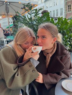 Scandi Winter, Gal Pal, Coffee Date, Winter Aesthetic, How To Pose