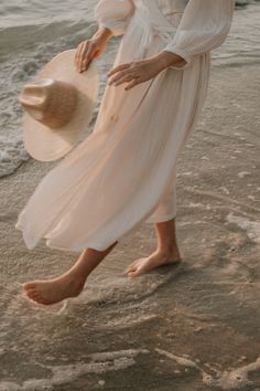 Feet In The Sand, Dark Portrait, Sea Photography, Beach Photography Poses, Mode Abaya, Beach Shoot, Beach Poses, Photo Series, Beach Photoshoot