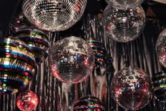 Read on to get inspiration for your 1970s themed party. 1970s Disco Aesthetic, Best Party Songs, 1970s Disco, Ball Aesthetic, Adult Party Themes, Party Songs, Karaoke Party, Dancing Aesthetic