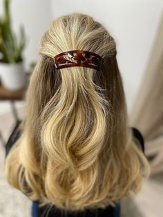 French Barrette Hairstyle, Barrette Hairstyles, Vintage Barrettes, 90s Minimalism, Vintage Hair Accessories, Pin Curls, Clip Hairstyles, French Barrette, Dream Hair