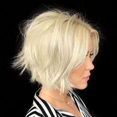 Frizzy Razored White Blonde Bob Hip Hairstyles, Messy Blonde Bob, Edgy Bob Haircuts, Messy Bob Haircut, Edgy Bob, Messy Bob Hairstyles, Layered Bob Haircuts, Choppy Bob Hairstyles