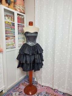 60s Vibes, Skirt Fabric, Horse Hair, The 1980s, Style Dress, Cupcake, Bodice, Party Dress, Black And Grey