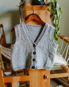 K's Back to School Vest - Knitting Pattern (PDF) - Aimee Sher Makes Vest Knitting, Knit Waistcoat, Autumn Layering, Waistcoat Pattern, Grandma Chic, Kids Knitting, Vest Layering, Kids Knitting Patterns, Knit Vest Pattern