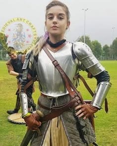 Diy Costume Armor, Female Medieval Armor, Chest Plate Armor Female, Women’s Armor, Plate Armor, Ren Faire Knight, Medieval Costumes, Female Knight Costume, Knight Fashion