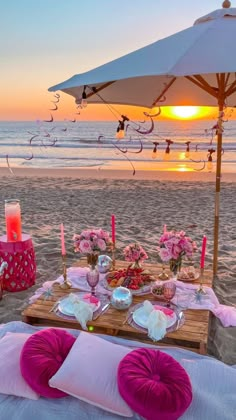 Beach Picnic Party, Picnic Inspiration, Cute Date Ideas, Picnic Date, Beach Birthday, Picnic Ideas, Picnic Party, Summer Dream