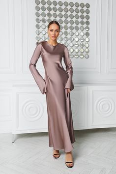 Fabric: Satin Viscose 35%, Polyester 35%, Cotton 20% Nylon 10% Long sleeve Backless Maxi length Gold Long Sleeve Bridesmaid Dresses, Long Sleeve Maxi Satin Dress, Maxi Dresses With Long Sleeves, Satin Dress Long Sleeve Hijab, Long Silk Dress Outfit, Long Party Dresses Classy, Classy Long Sleeve Dress, Satin Dresses Hijab, Long Sleeve Maxi Dress Formal