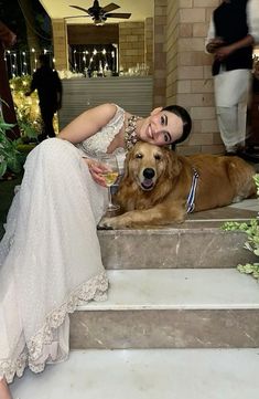 ft 🐶 Indian Wedding Outfits For Guest Women, Indian Outfit Picture Ideas, Photo Ideas In Traditional Wear, Indian Outfit Poses, Traditional Dresses Poses, Wedding Guest Outfit Indian, Casual Indian Fashion, Desi Fashion Casual, Desi Aesthetic