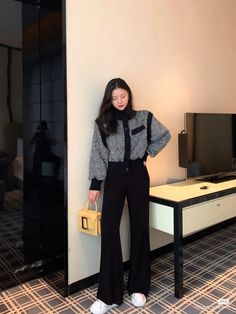 Top Korean, Korean Outfit Street Styles, Clothes Korean Style, Foto Poses, Korean Girl Fashion, Korean Fashion Trends, 2022 Fashion, Ulzzang Fashion