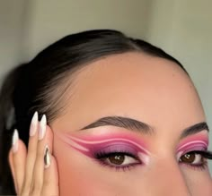 Glamor Makeup, Makeup Yeux, Strong Makeup, Dance Makeup, Eye Makeup Techniques, Makeup Goals, Makeup Designs, Makeup Techniques, Makeup Palette