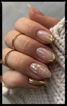 Almond Nails - Acrylic Nails Nails With Metallic Design, Wedding Guest Nails, Hoco Nails, Kutek Disney, Nail Art Simple, New Years Nails, Milky Nails, Nails Elegant, Nails Gold