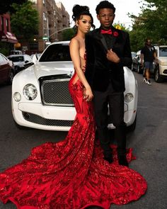 Prom Dresses Couples Red, Prom Dresses 2023 With Date, Black Prom Dress With Red Hair, Black And Red Prom Couple Black People, Prom Couples Ideas, Prom Couple 2023, Red Black Prom Couple, Red Prom Dress 2023, Red Prom Ideas For Couples