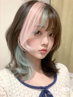 Anime Hair Dye Ideas, Douyin Hair Color, Half Dyed Bangs, Hair Dye Ideas For Brown Hair, Pink And Blue Hair Ideas, Hair Dye Inspiration, Pastel Blue Hair Color, Dyed Bangs, Pretty Hair Cuts