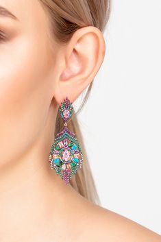 From the boardroom to brunch - these peacock feather statement earrings are sure to turn heads! ⁠#Latelita #Independentdesigner⁠ ⁠ ⁠ ⁠ #Jewellery #Jewellerydesign #Jewelleryaddict #Jewellerylover #Fashion #Giftsforher #Britishdesigner #Colourfuljewellery #Statementearring #Onpointglam #Itsallabouttheearrings ⁠ Summer Wedding Jewelry, Large Statement Earrings, Earrings Rose Gold, Statement Drop Earrings, Colorful Feathers, Filigree Design, Evil Eye Pendant, Gemstone Necklace Pendant, Peacock Feather