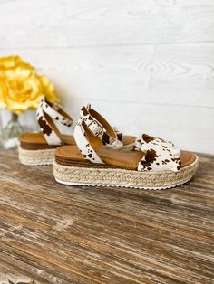 HOW CUTE - I love the ruffle on the toe strap and these are just enough cow print! Simple, cute, and really a comfortable pair. Fit: true to size! If you’re a half size, go up. Cute Western Outfits, Western Wardrobe, Bday List, Cowgirl Style Outfits