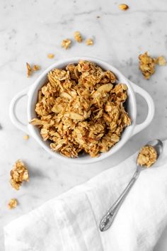 granola in a bowl with text overlay that reads gfv i veggi homemade 10 minute stovetop vanilla granola