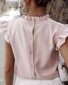 Polka Dots Outfit, Trendy Fashion Tops, Blouse Material, Trend Fashion, Fashion Design Clothes, Costume Outfits, Sleeveless Tank Top, Sleeveless Tank, Moda Fashion