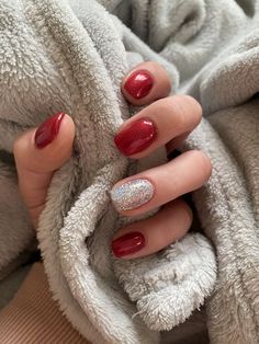 27 Glamorous Red Manicures To Make You Irresistible - 196 Red Nails One Glitter, Red Nails Trendy, Christmas Dipped Nails Ideas, Dip Nail Ideas, Red And Silver Nails, Christmas Dip, Red Nails Glitter, Christmas Nail Art Ideas, Fingernail Designs