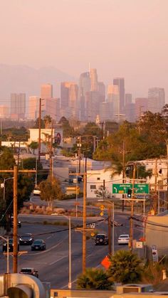 the city skyline is seen in this image