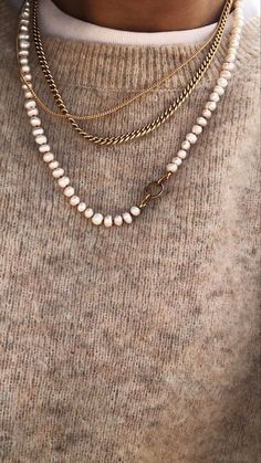 Looks Street Style, Looks Chic, Girly Girl, Look Fashion, Autumn Winter Fashion, Jewelry Inspiration, Gold Chains, Personal Style