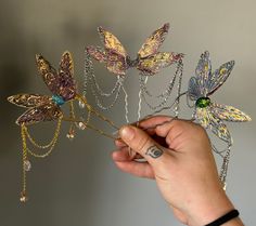 Handmade fairy wing hair pin with gold embellishments and dangly chains! Bubble Palace, Celestial Fairy, Hair Fairy, Fantasy Crown, Pearl Pins, Fairy Garden Party, Handmade Fairy, Moon Wallpaper, Fairy Hair