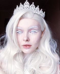 Artsy Makeup, Angel Makeup, Special Makeup, Smink Inspiration, White Makeup, Queen Makeup, Halloween Makeup Looks, Sfx Makeup