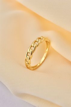 Gold Chain Ring - Chain Ring- Chunky Ring - Everyday Ring - Minimalist Wedding Band- Curb Chain Ring - Cuban Link Rink- Gift For Her This solid gold dainty ring is made entirely from 14k solid gold. * Jewelry is packaged and shipped in a delicate jewelry gift box. * If you are purchasing it as a gift, please feel free to add a personal note. Anniversary, Gift For Wife, Christmas Gift Gold Kt: 14K solid gold * Available Gold Color:  * Guaranteed Authentic 14k Gold, Not Plated Or Filled * Stamp: 1 Curb Chain Ring, Elegant Gold Midi Rings With Adjustable Chain, Elegant Gold Plated Open Chain Ring, Elegant Open Ring Jewelry With Gold Chain, Gold Minimalist Chain Ring For Formal Occasions, Elegant Gold Plated Chain Ring For Wedding, Elegant Open Chain Ring For Promise, Elegant Open Rings With Adjustable Chain, Fine Jewelry Rings With Adjustable Chain For Formal Occasions