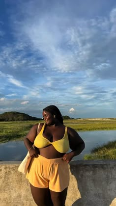 Beach Outfit Inspo Plus Size, Plus Size Beach Aesthetic, Plus Size Vacation Aesthetic, Beach Inspo Pics Plus Size, Plus Size Tropical Vacation Outfits, Beach Vacation Outfits Plus Size, Beach Aesthetic Plus Size, Mid Size Beach Outfit, Curvy Beach Aesthetic