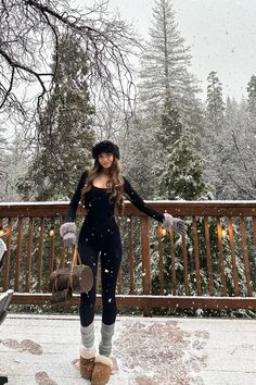 Ski Trip Fashion, Darian Rojas, Cold Weather Attire, Cute Hiking Outfit, Snow Photoshoot, Snow Trip