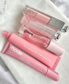 Summer Fridays Lip Butter Balm - Conditioning Lip Mask and Lip Balm for Instant Moisture, Shine and Hydration - Sheer-Tinted, Soothing Lip Care - Vanilla Beige. Sephora Skin Care, Lip Gloss Collection, Lip Glosses, روتين العناية بالبشرة, Kate Moss, Pink Lips, Lip Oil