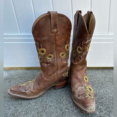 Size 7.5 Pointed Toe Sunflower Cowgirl Boots Only Worn A Few Times, Wanted A More Square Toe Sunflower Cowgirl Boots, Cowgirl Boots, Shoes Women, Shoes Heels Boots, Shoes Women Heels, Heeled Boots, Sunflower, Shoes Heels, Size 7